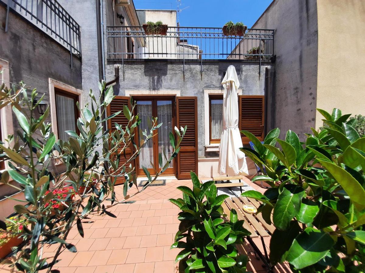 Il Borghetto Di San Giuseppe Etnarooms&Apartments Nicolosi Exterior foto