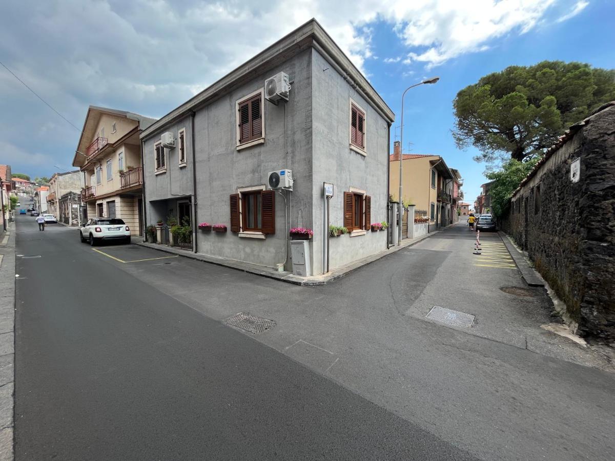 Il Borghetto Di San Giuseppe Etnarooms&Apartments Nicolosi Exterior foto
